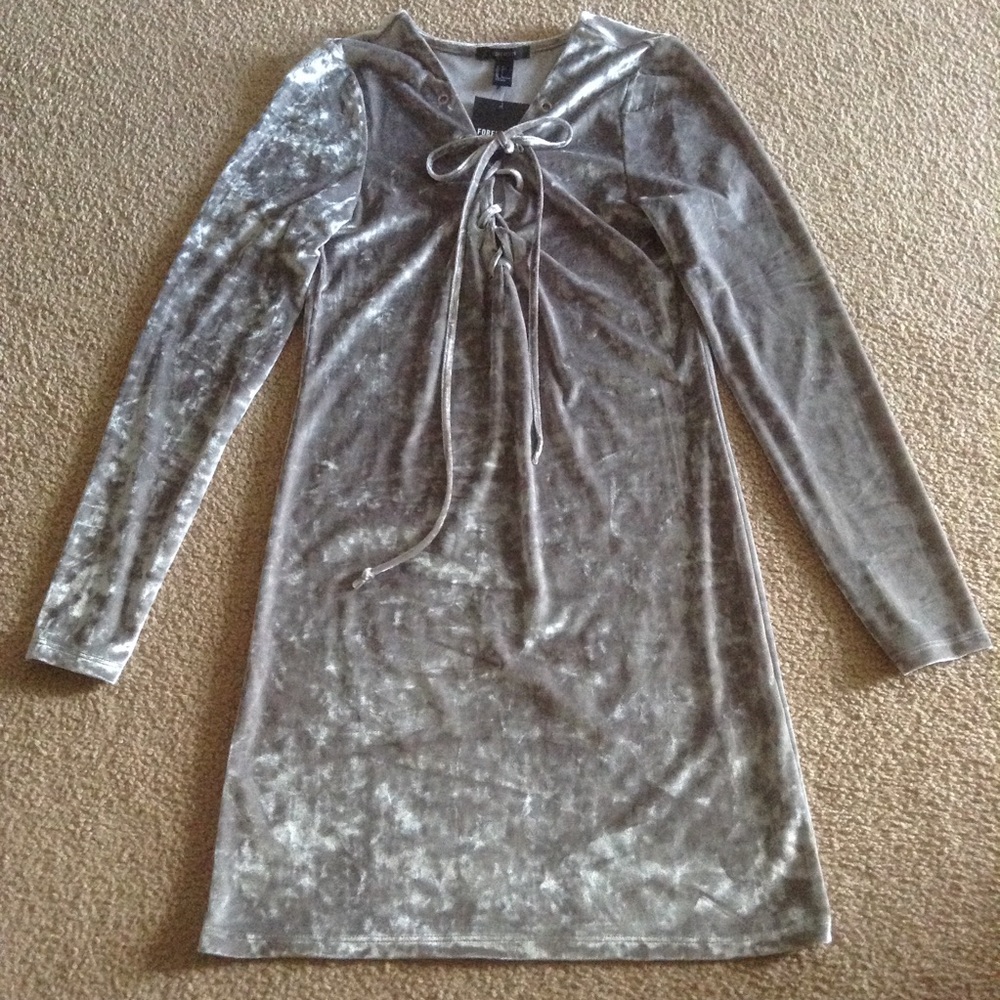 New Crushed Velvet Lace-Up Dress - Picture 5 of 6